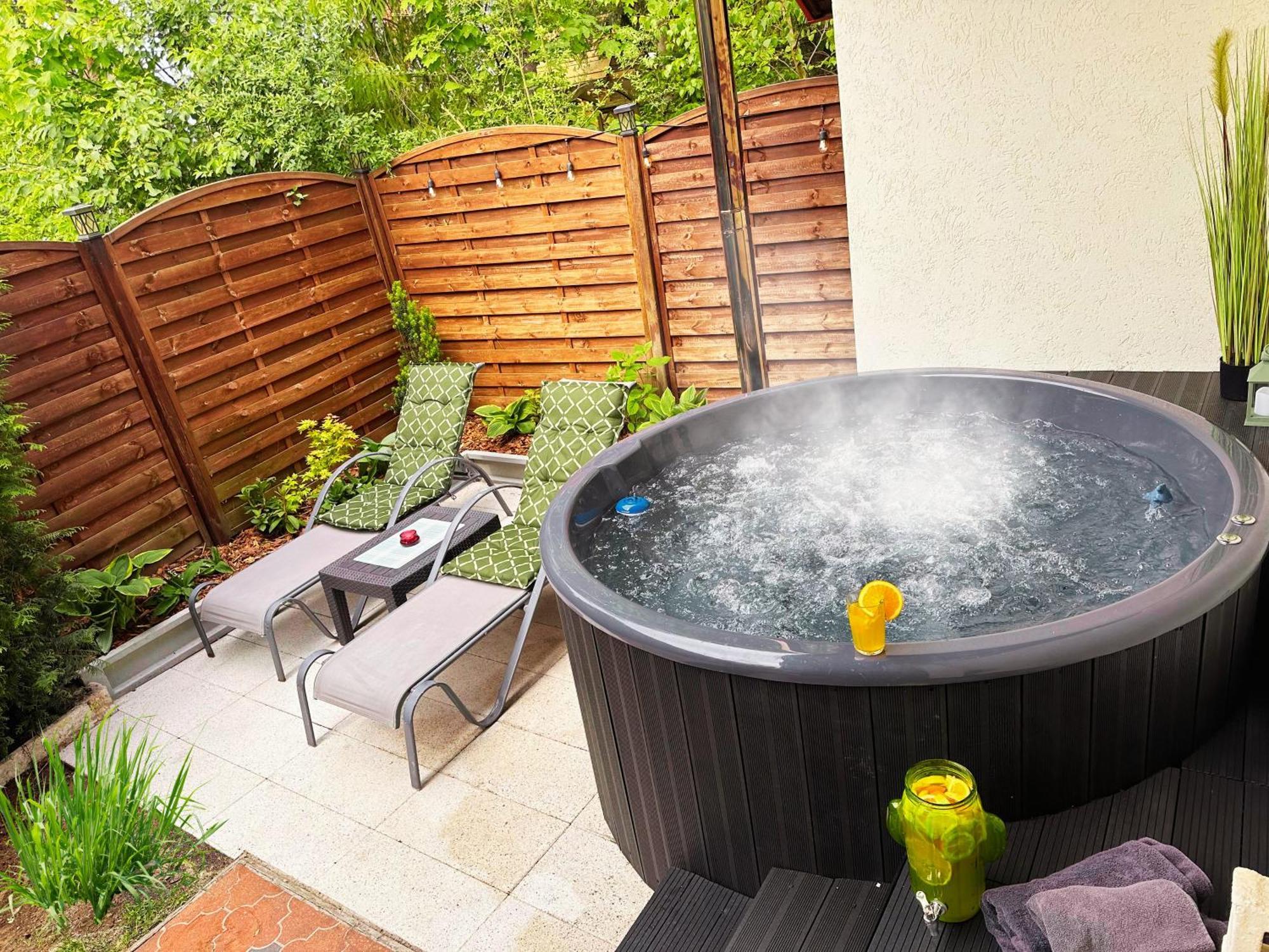 Kamien Nad Jeziorem Z Jacuzzi